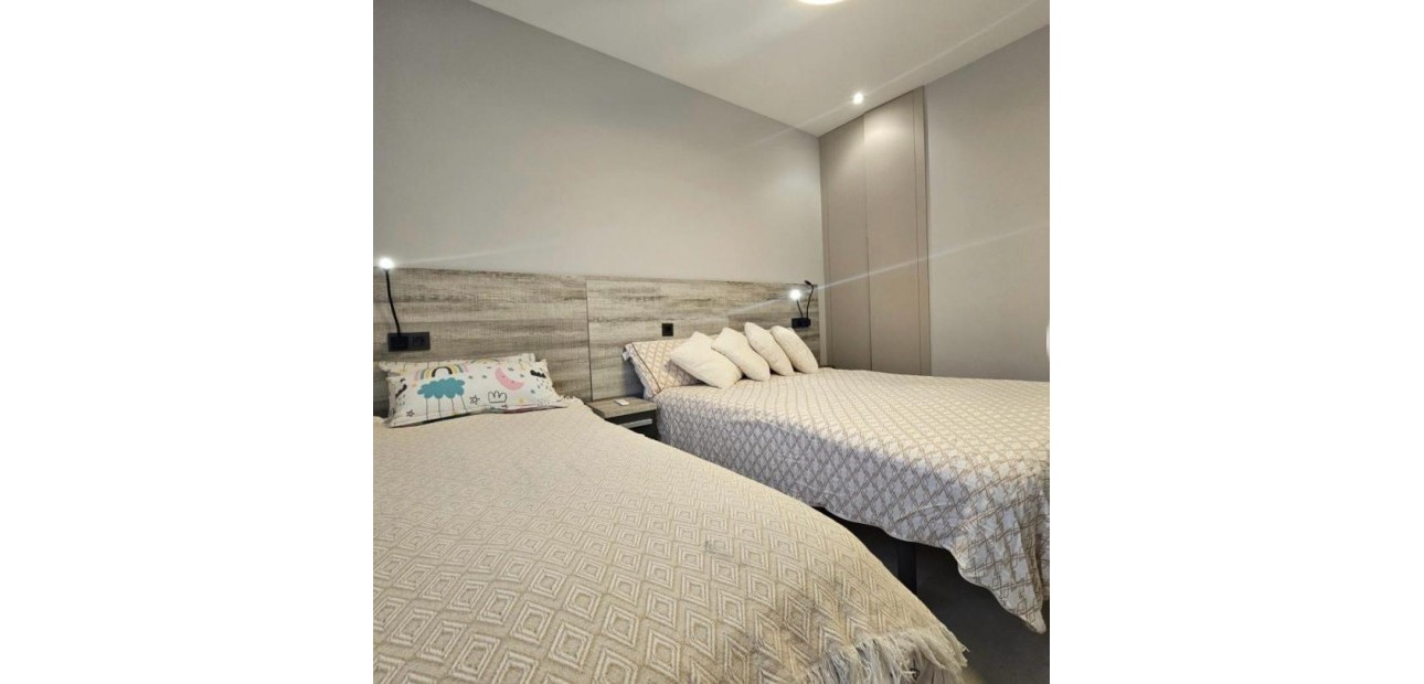 Venta - Apartamento / piso -
Guardamar del Segura - Urbanizaciones
