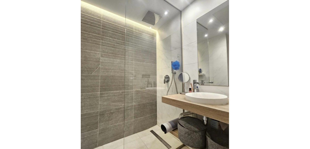 Venta - Apartamento / piso -
Guardamar del Segura - Urbanizaciones