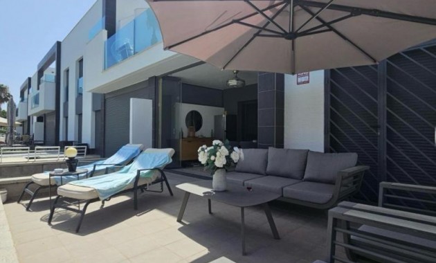 Venta - Apartamento / piso -
Guardamar del Segura - Urbanizaciones