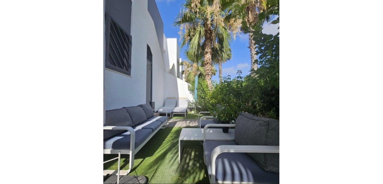 Venta - Apartamento / piso -
Guardamar del Segura - Urbanizaciones