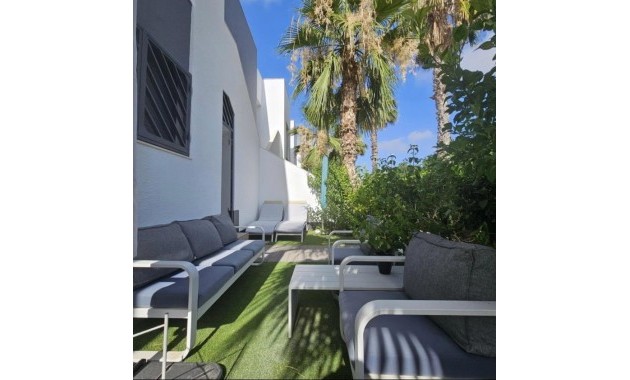 Venta - Apartamento / piso -
Guardamar del Segura - Urbanizaciones