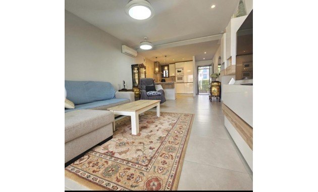 Venta - Apartamento / piso -
Guardamar del Segura - Urbanizaciones
