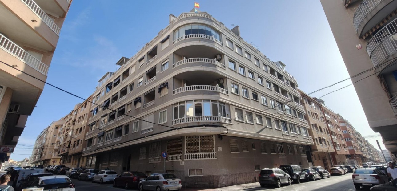 Venta - Apartamento / piso -
Torrevieja - Playa del cura