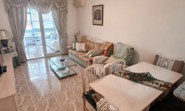 Venta - Apartamento / piso -
Torrevieja - Playa del cura