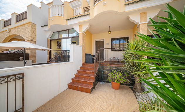 Venta - Adosado -
Ciudad Quesada - Doña Pepa
