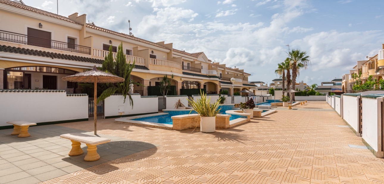 Venta - Adosado -
Ciudad Quesada - Doña Pepa