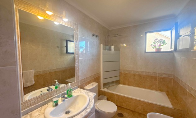 Venta - Apartamento / piso -
Orihuela Costa - Cabo Roig