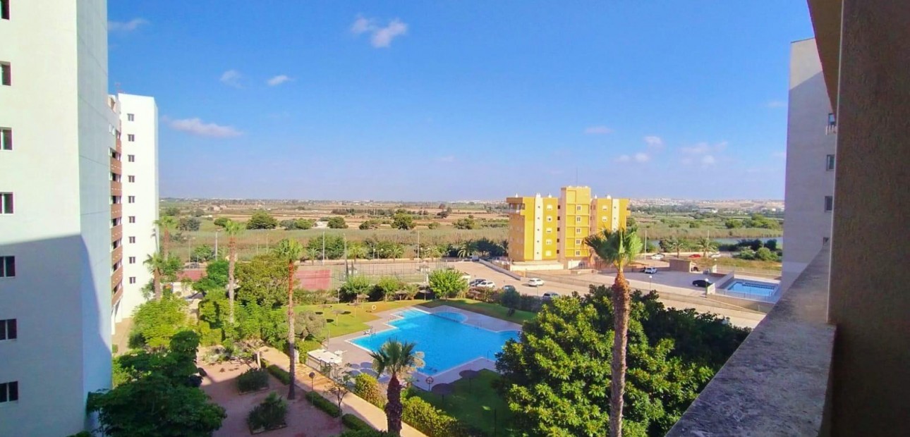 Venta - Apartamento / piso -
Torrevieja - Playa de los Naufragos