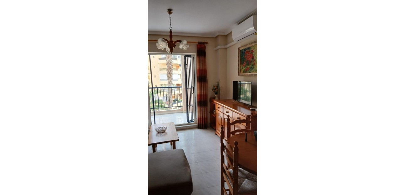 Herverkoop - Appartement / flat -
Torrevieja - La Mata pueblo