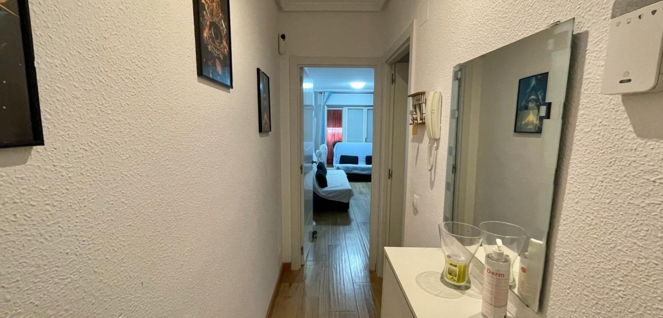 Herverkoop - Appartement / flat -
Torrevieja - Centro