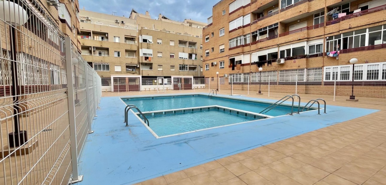 Herverkoop - Appartement / flat -
Torrevieja - Centro
