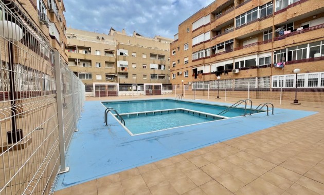 Herverkoop - Appartement / flat -
Torrevieja - Centro