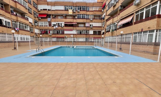 Herverkoop - Appartement / flat -
Torrevieja - Centro