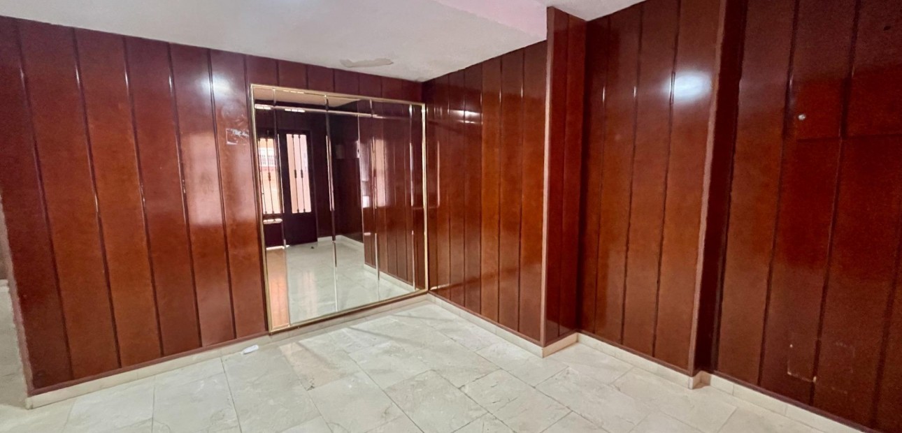 Herverkoop - Appartement / flat -
Torrevieja - Centro