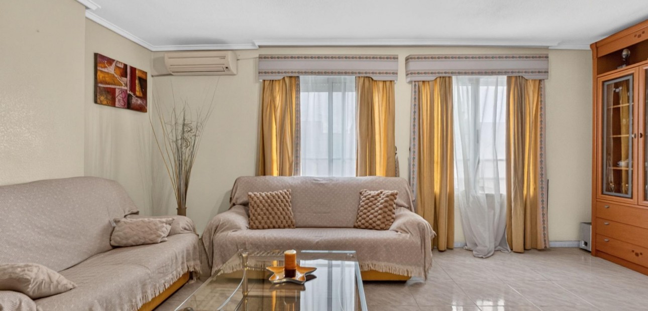 Venta - Apartamento / piso -
Torrevieja - Torrevieja - Centre