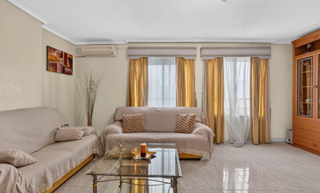 Venta - Apartamento / piso -
Torrevieja - Torrevieja - Centre