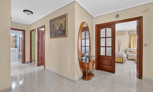 Venta - Apartamento / piso -
Torrevieja - Torrevieja - Centre