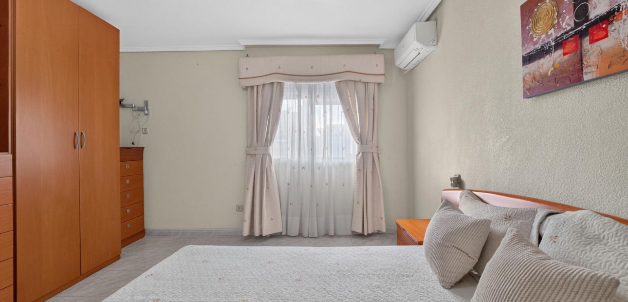 Venta - Apartamento / piso -
Torrevieja - Torrevieja - Centre