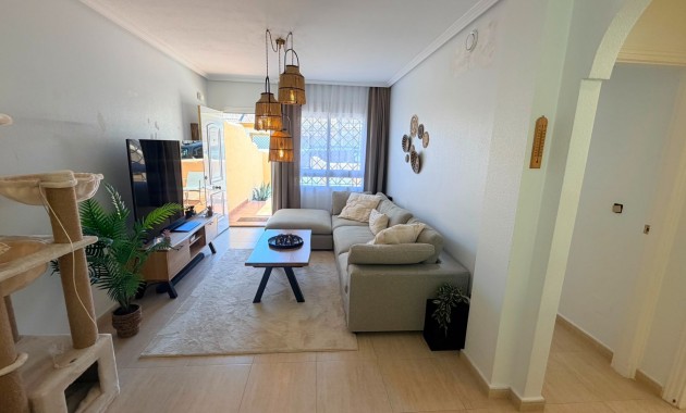 Venta - Semi Detached Villa -
Los Montesinos - Montesol Villas