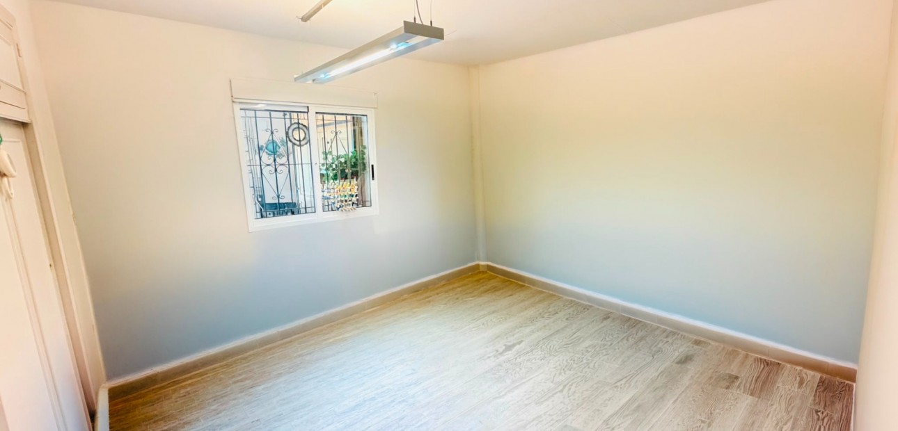 Sale - Country Property -
Daya Vieja - Daya Vieja - Country