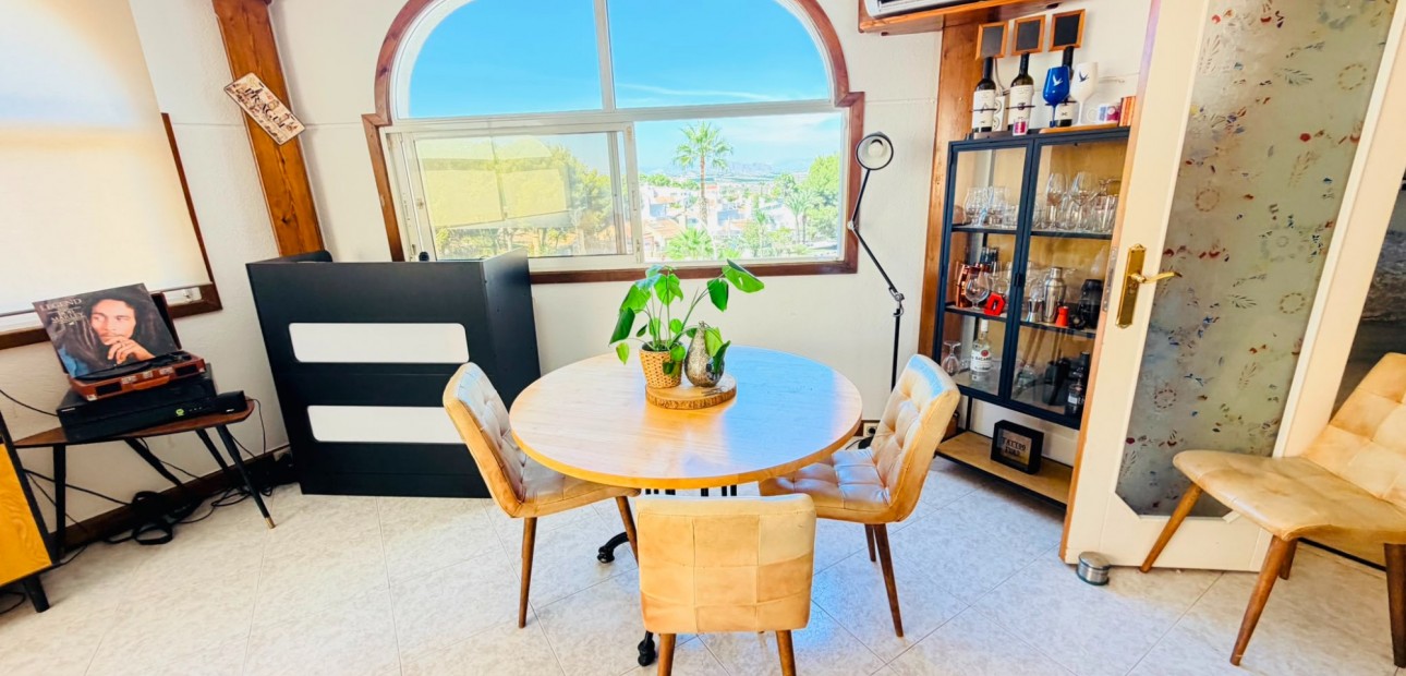 Herverkoop - Appartement / flat -
San Miguel de Salinas - Las Comunicaciones