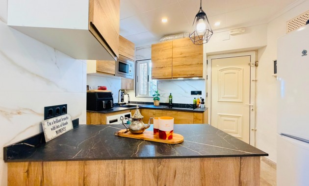 Herverkoop - Appartement / flat -
San Miguel de Salinas - Las Comunicaciones