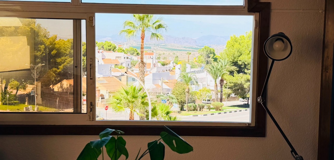 Herverkoop - Appartement / flat -
San Miguel de Salinas - Las Comunicaciones