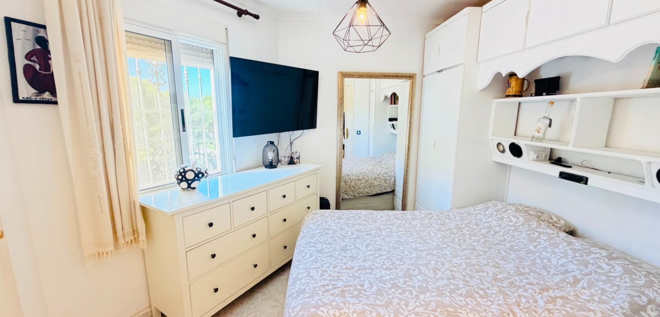 Herverkoop - Appartement / flat -
San Miguel de Salinas - Las Comunicaciones