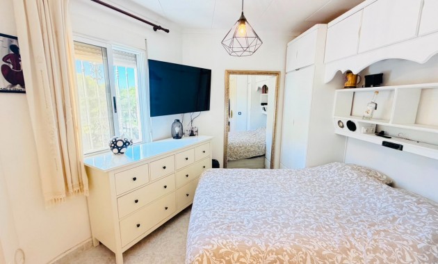Herverkoop - Appartement / flat -
San Miguel de Salinas - Las Comunicaciones