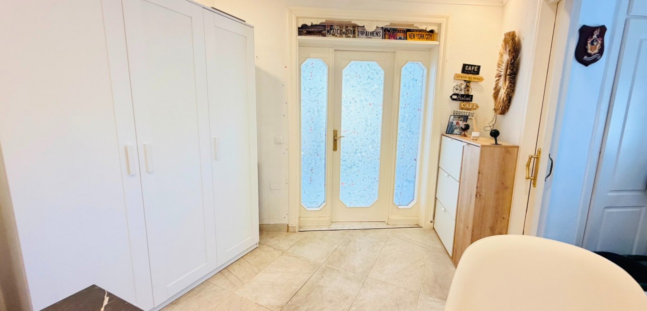 Herverkoop - Appartement / flat -
San Miguel de Salinas - Las Comunicaciones