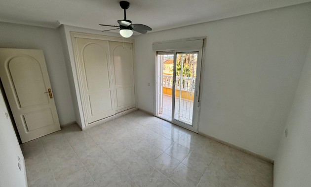 Venta - Adosado -
Benijofar - Monte Azul