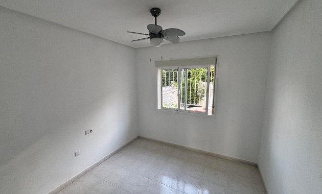 Venta - Adosado -
Benijofar - Monte Azul
