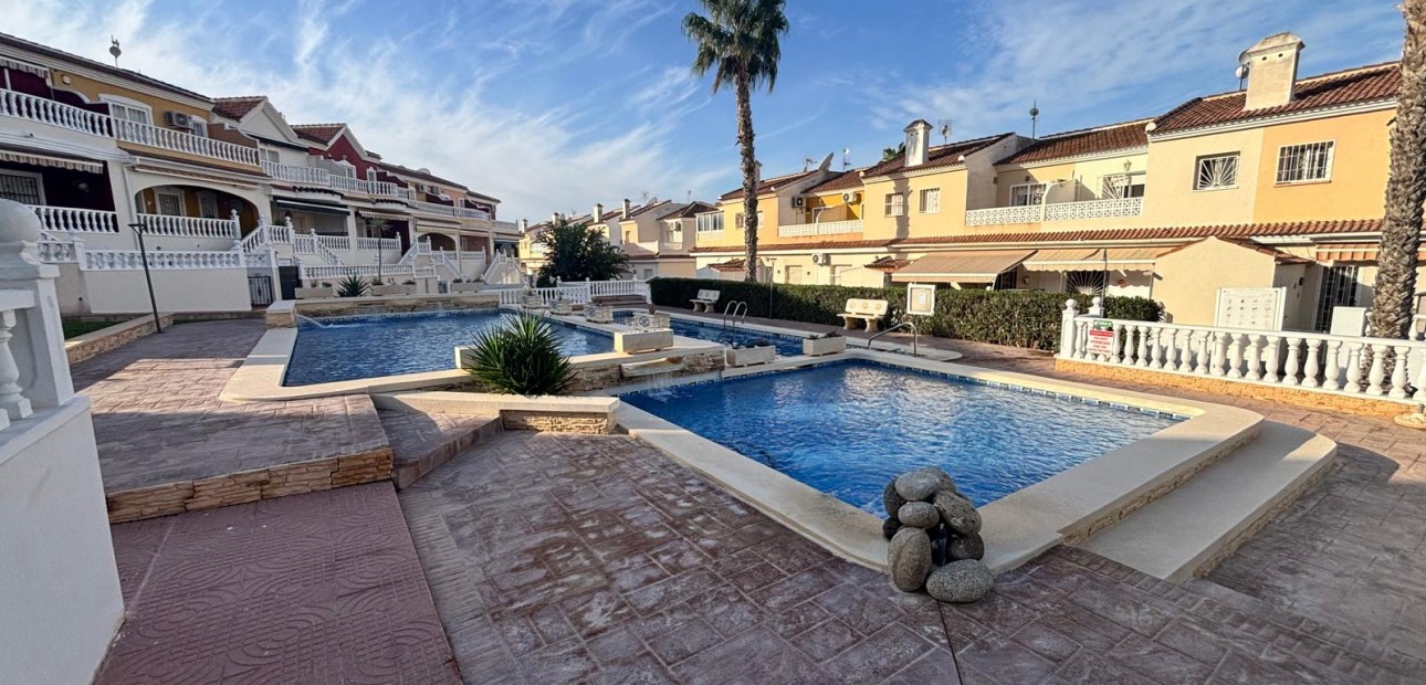 Venta - Adosado -
Benijofar - Monte Azul