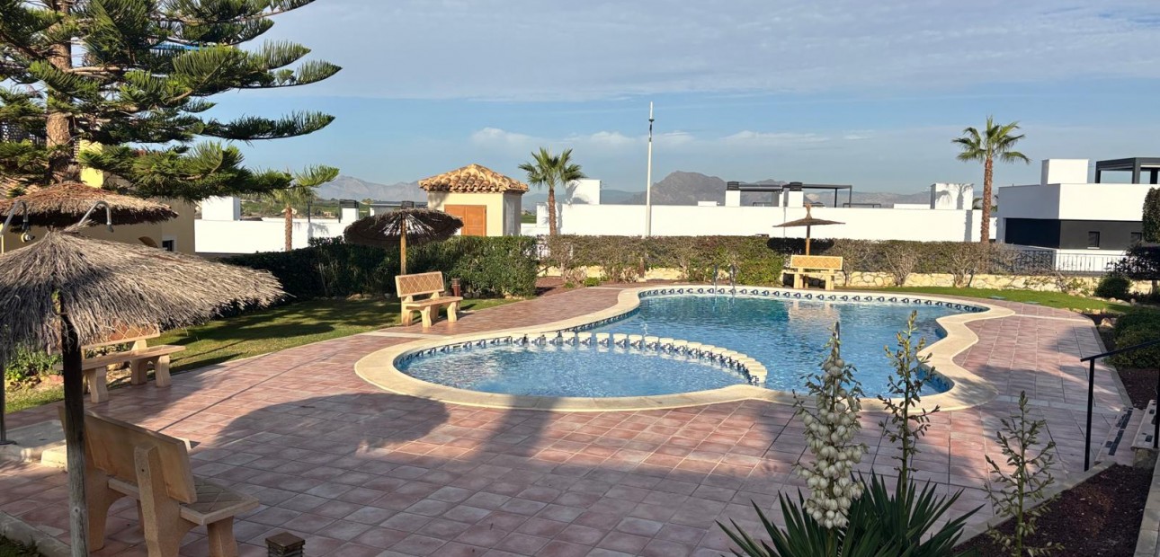 Venta - Apartamento / piso -
Algorfa - La Finca Golf Resort