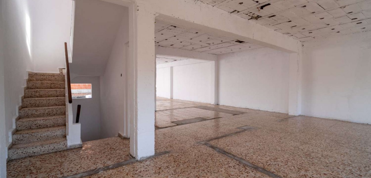 Herverkoop - Building -
Torrevieja - Centro