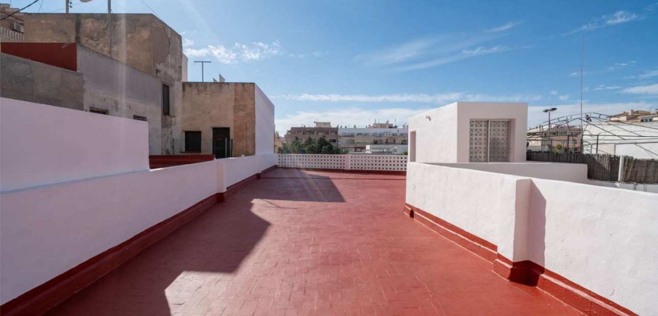 Herverkoop - Building -
Torrevieja - Centro