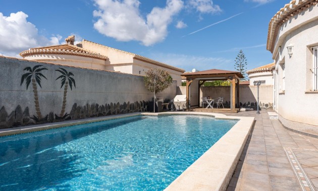 Venta - Villa -
Orihuela Costa - Playa Flamenca