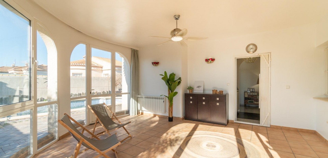 Venta - Villa -
Orihuela Costa - Playa Flamenca