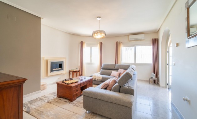 Venta - Villa -
Orihuela Costa - Playa Flamenca