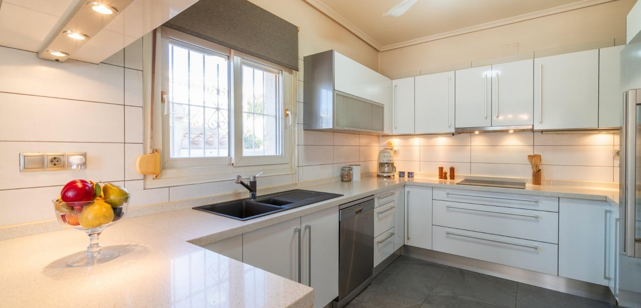 Venta - Villa -
Orihuela Costa - Playa Flamenca