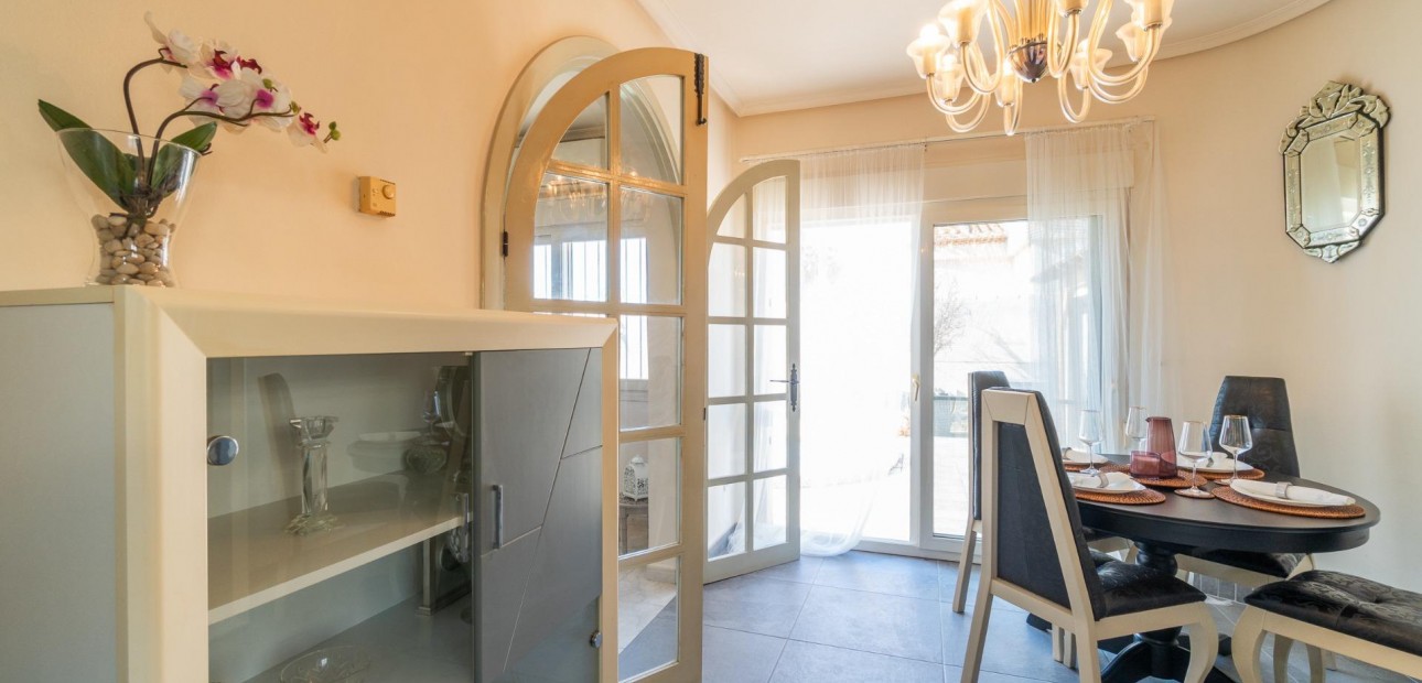 Venta - Villa -
Orihuela Costa - Playa Flamenca