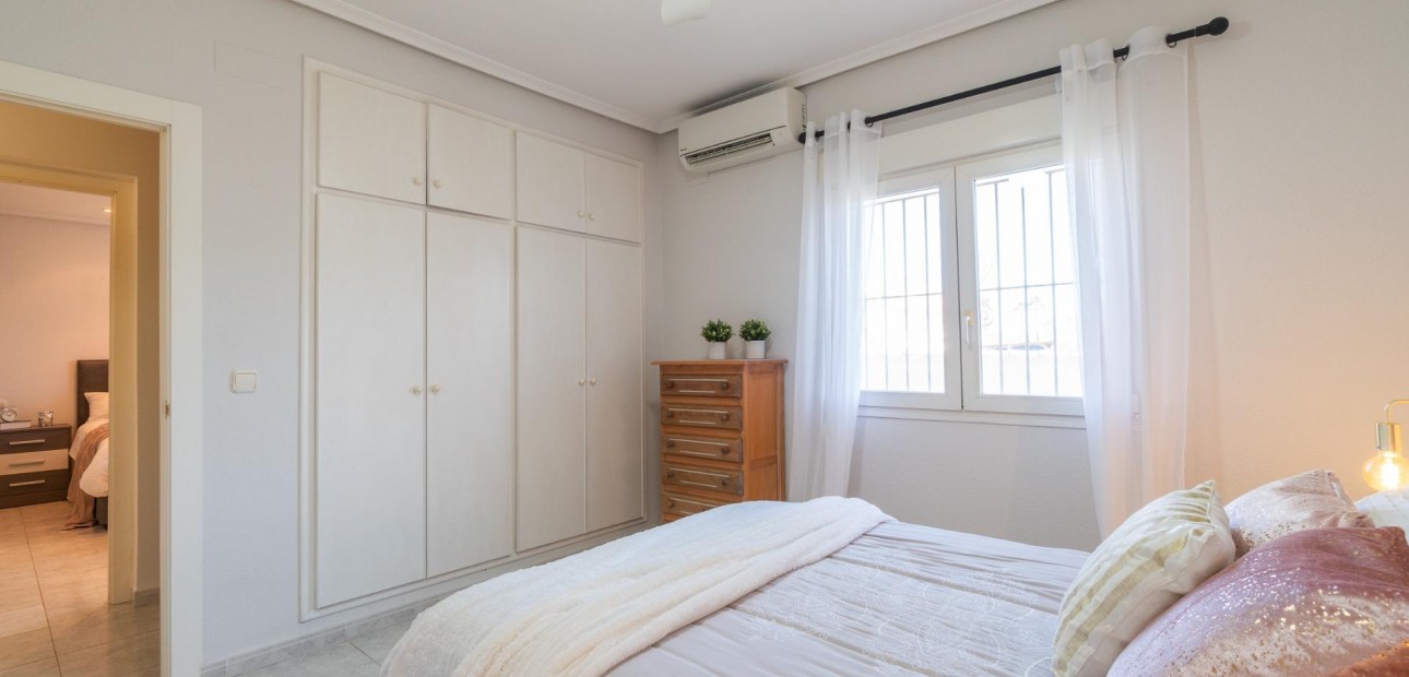 Venta - Villa -
Orihuela Costa - Playa Flamenca