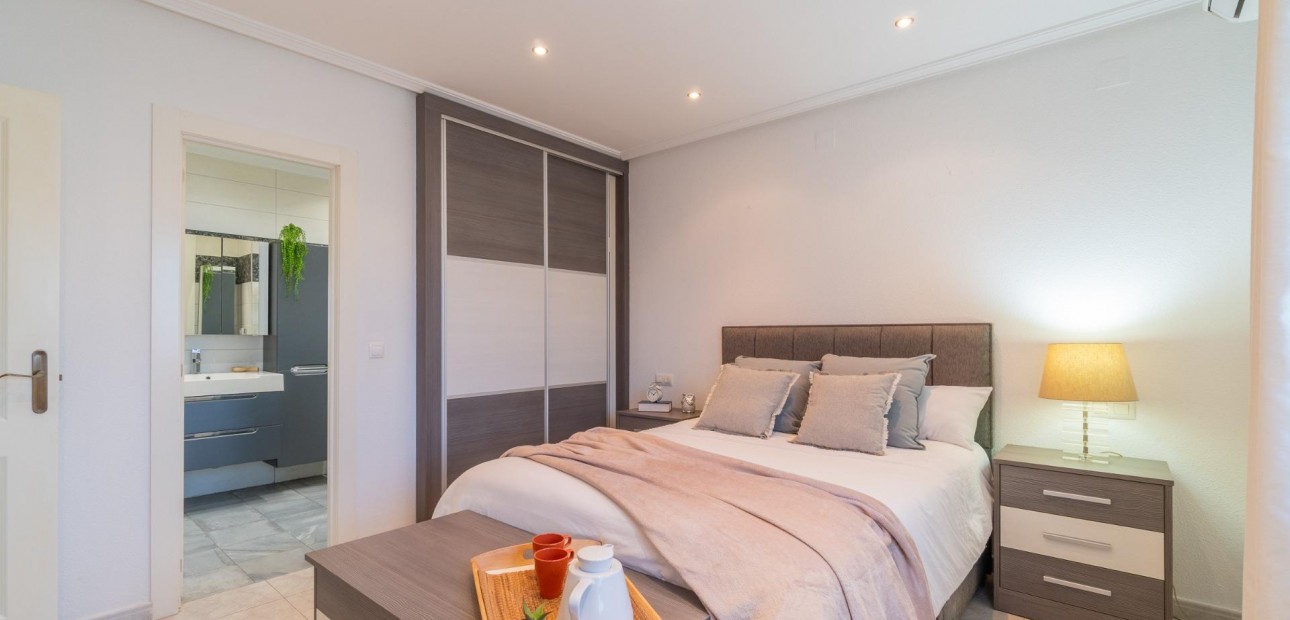 Venta - Villa -
Orihuela Costa - Playa Flamenca