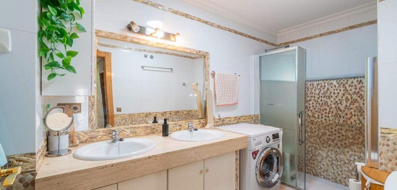 Venta - Ático -
Torrevieja - Centro