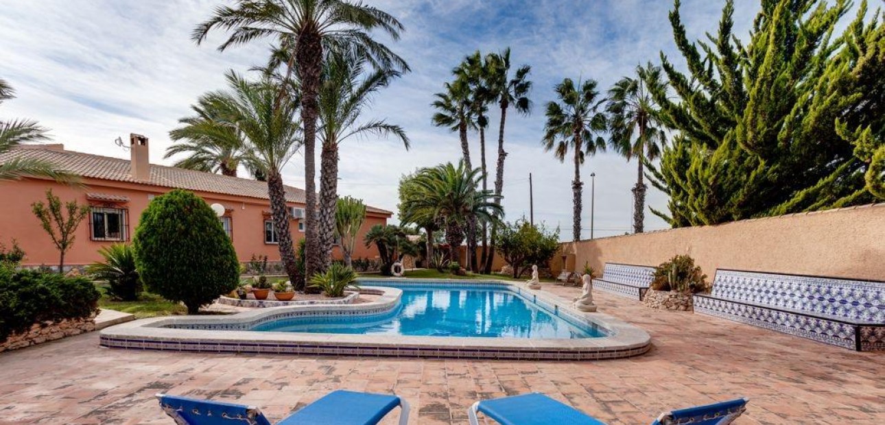 Herverkoop - Detached Villa -
Torrevieja - Torretas