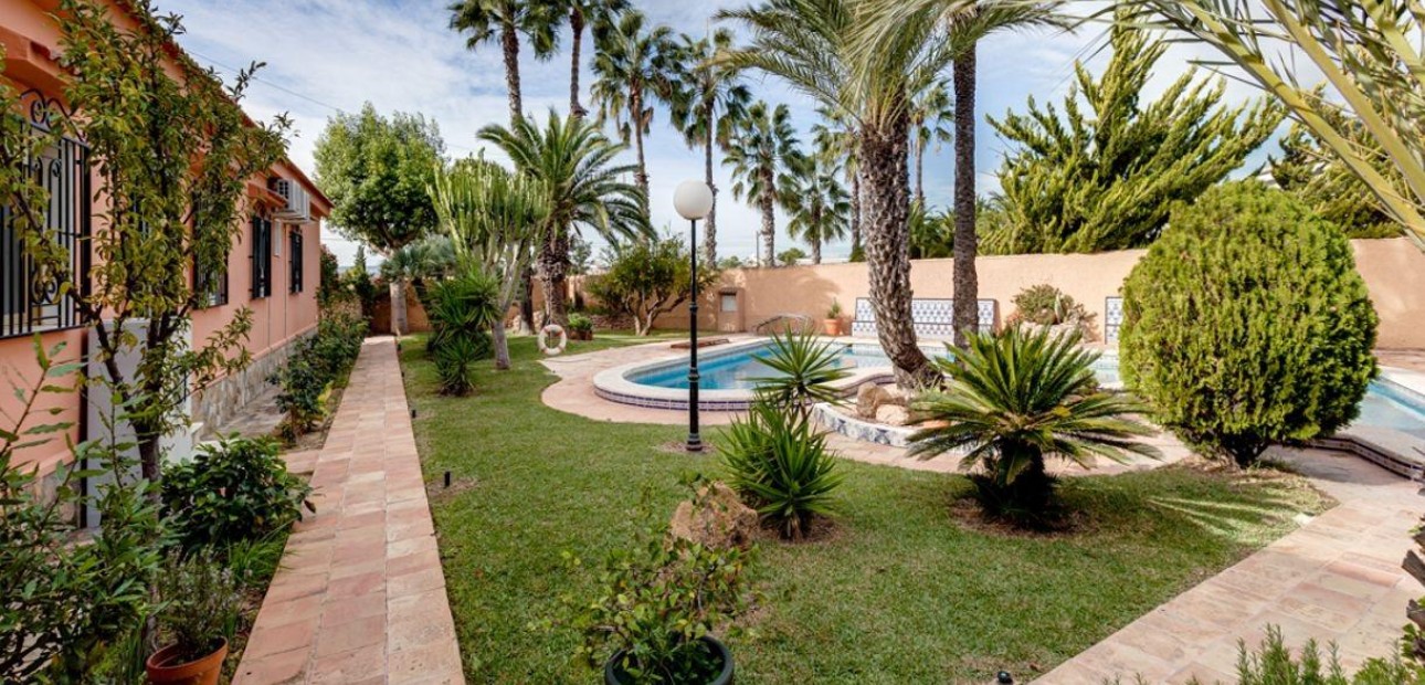 Herverkoop - Detached Villa -
Torrevieja - Torretas