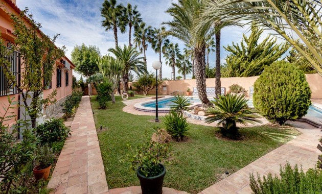 Herverkoop - Detached Villa -
Torrevieja - Torretas