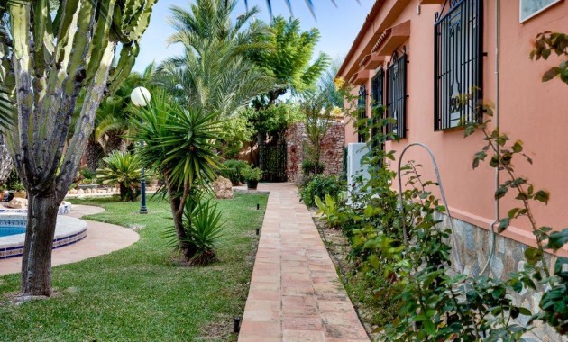 Herverkoop - Detached Villa -
Torrevieja - Torretas