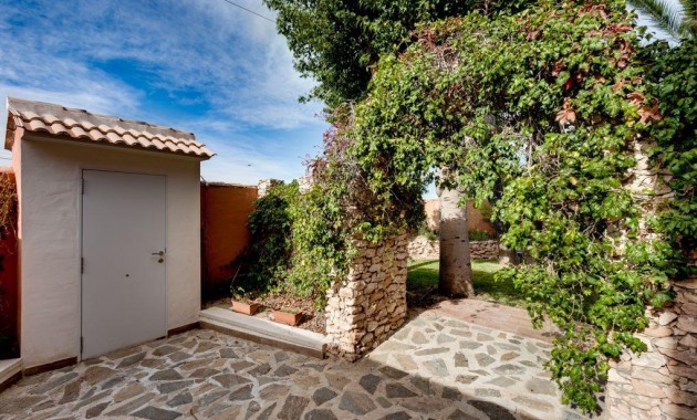 Herverkoop - Detached Villa -
Torrevieja - Torretas