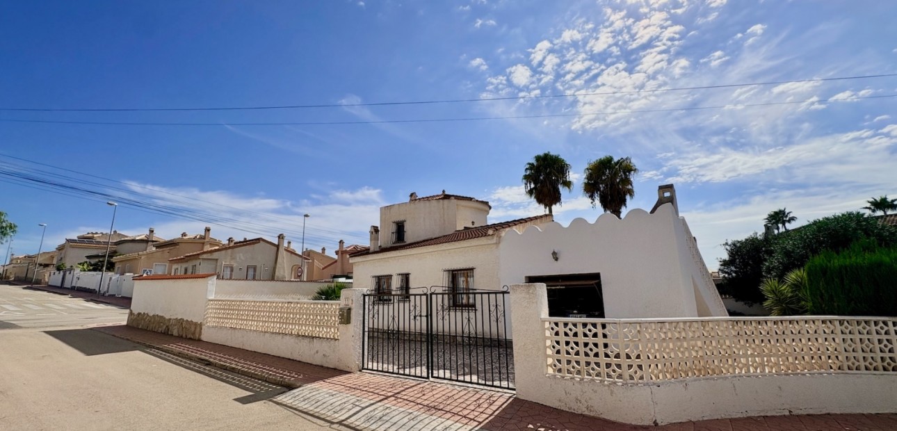Herverkoop - Villa -
Rojales - Ciudad Quesada